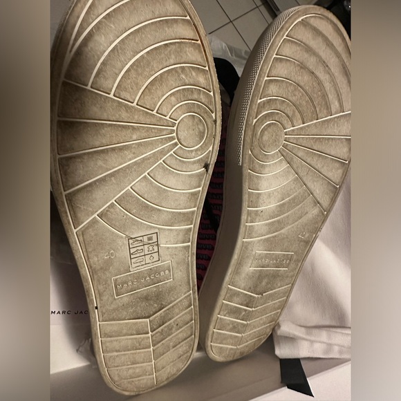 Marc Jacobs Women’s Pink Love Printed Canvas Slip on Sneakers. - Picture 2 of 7